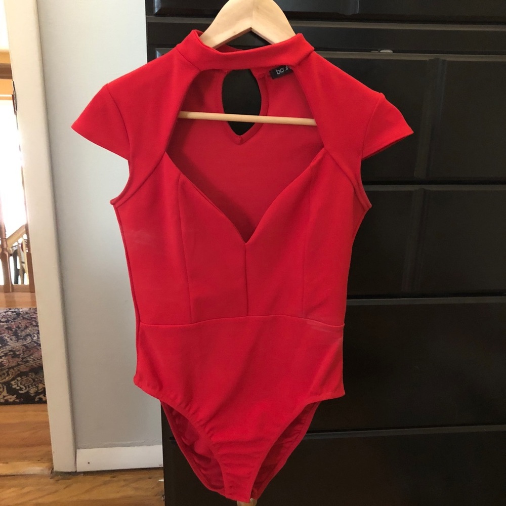 Chocked v neck red bodysuit